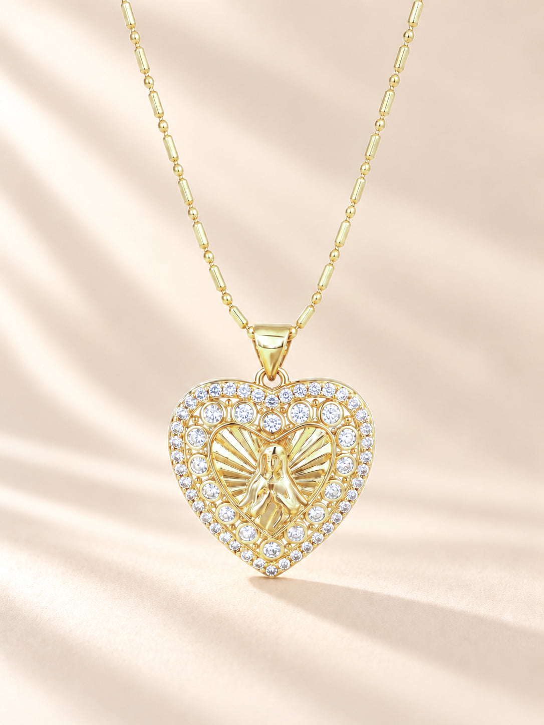 Collar de la Virgen María con Corazón